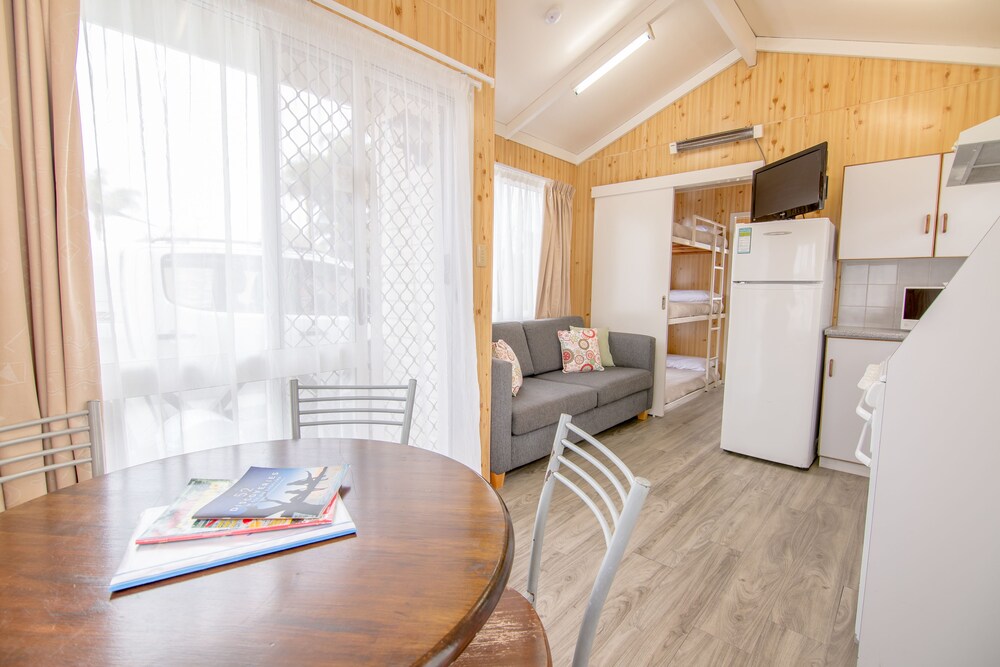 Ensuite Cabin - Living Area