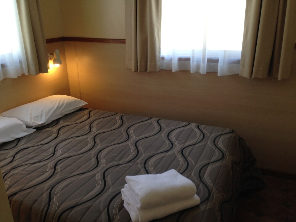 Holiday Cabin - Guestroom