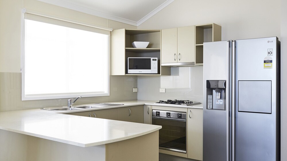 Condo (Clifftop Ocean) - In-Room Kitchen