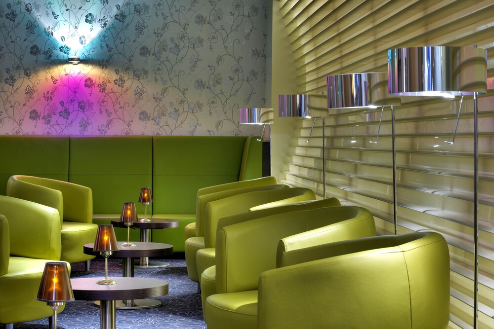 Hotel Bar