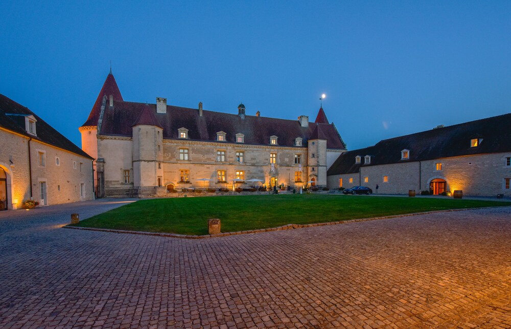 Hotel Front - Evening/Night