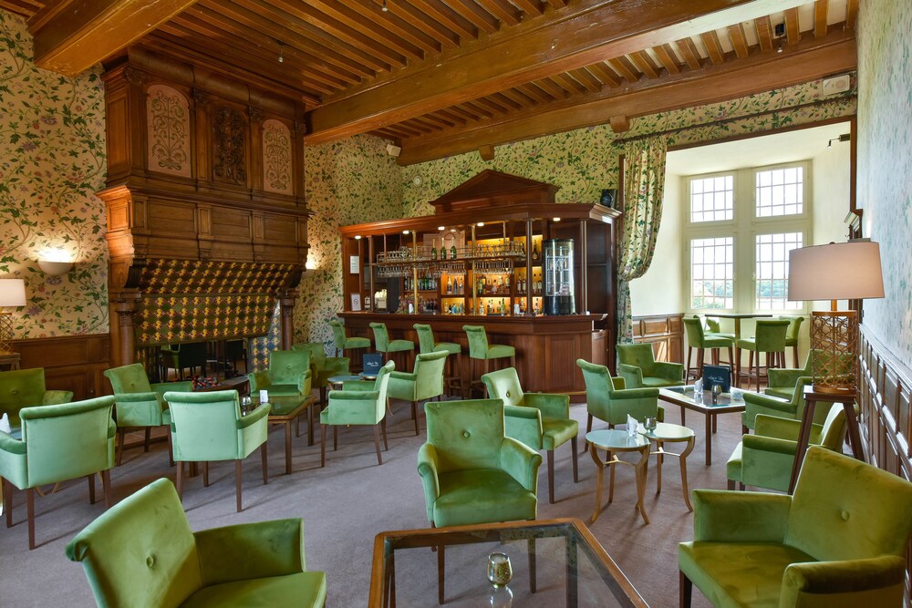 Hotel Lounge