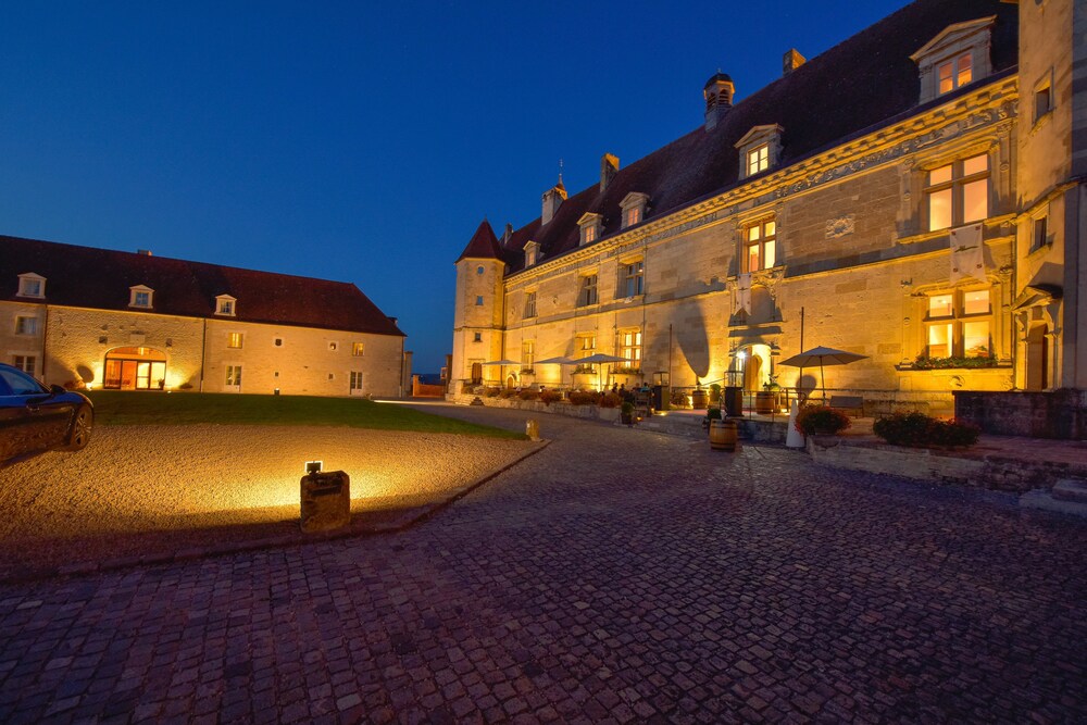 Hotel Front - Evening/Night