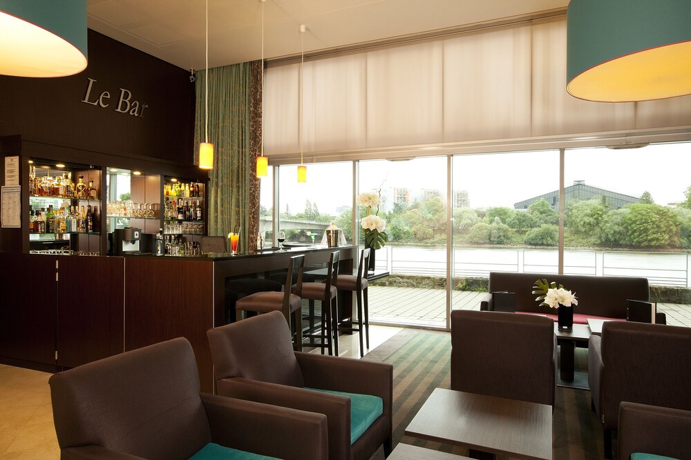 Bar-salon de l'hôtel
