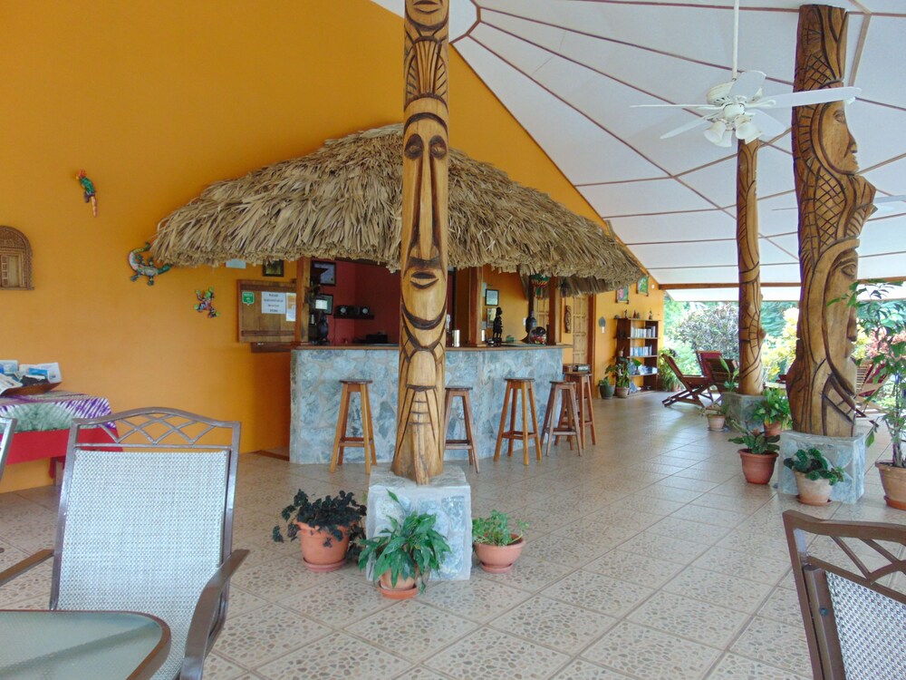 Hotel Lounge