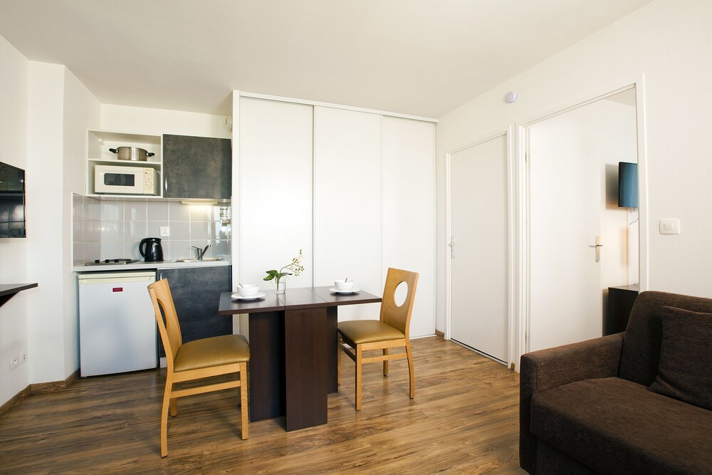 Apartment, 1 Bedroom - In-Room Dining