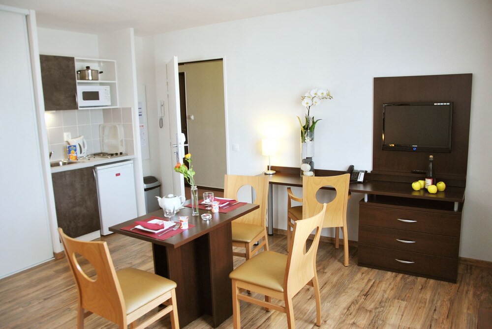 Apartment, 1 Bedroom - Living Area