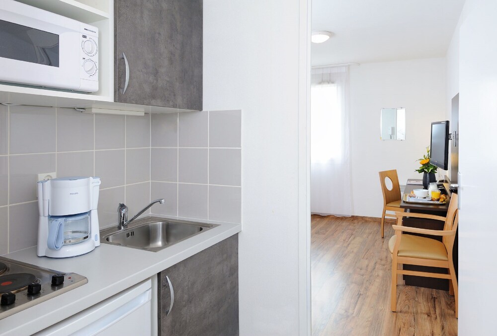 Studio - In-Room Kitchenette