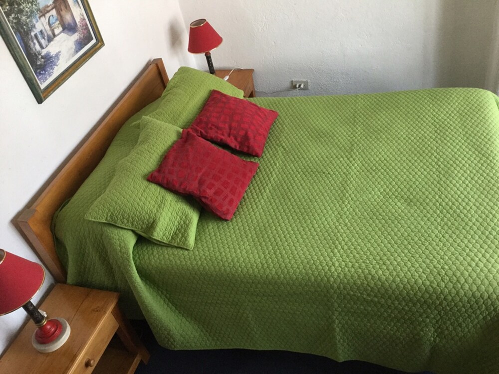 Family Apartment, 2 Bedrooms, Non Smoking, Mountain View - Guestroom