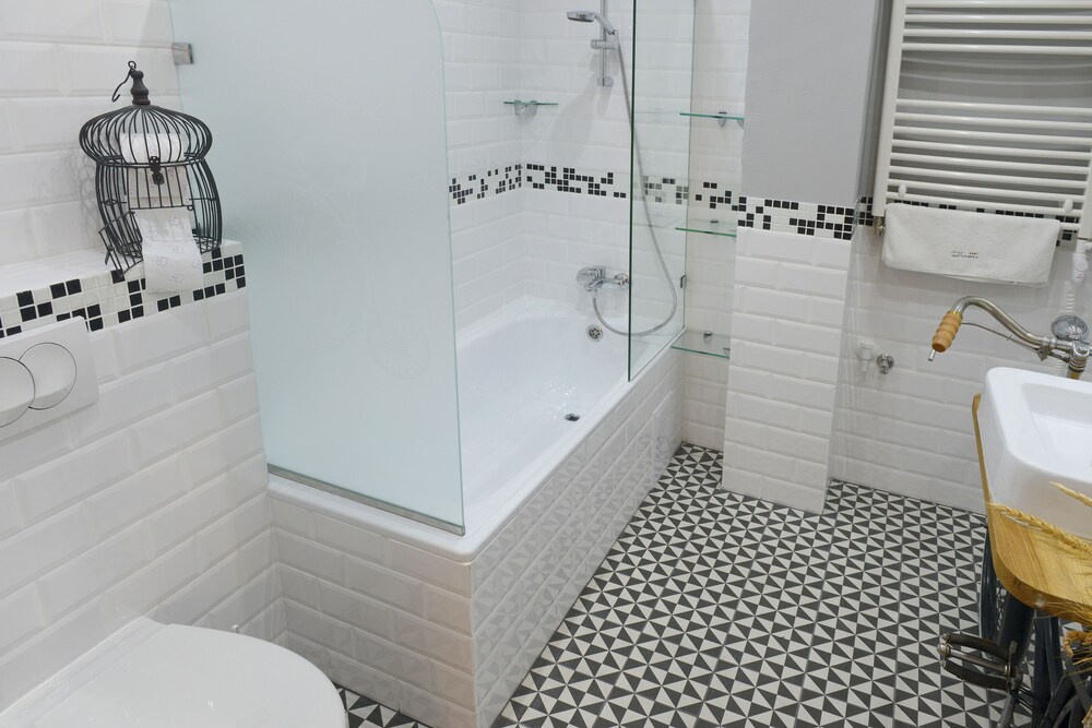 Bike Design Apartment - Bathroom