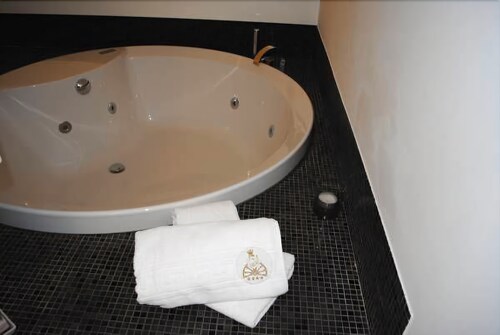 Jetted Tub