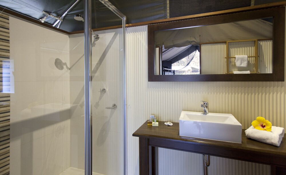 Safari Palm Tent - Bathroom