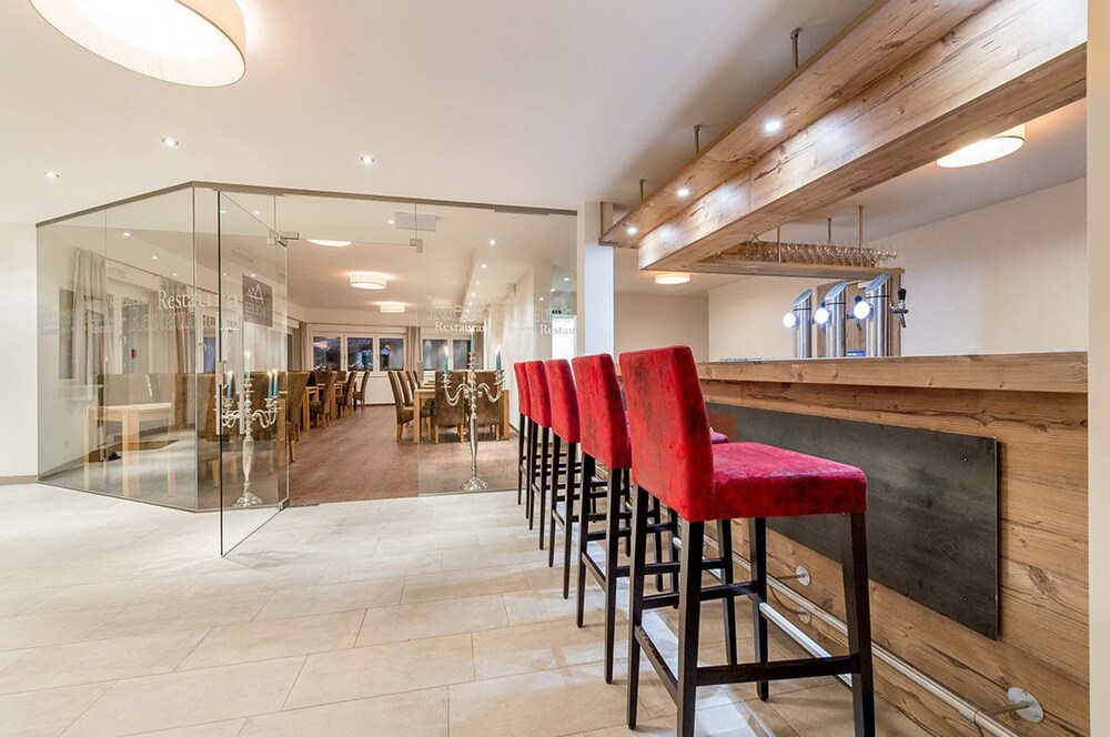 Hotel Bar