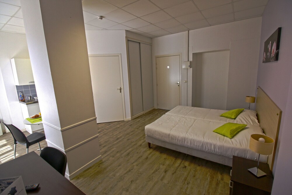 Studio - Guestroom