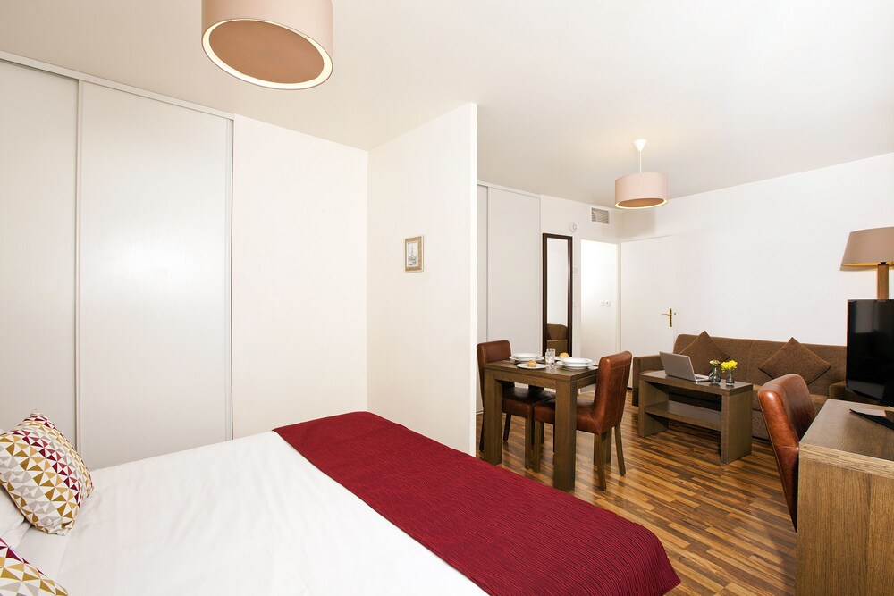 Chambre (Studio)