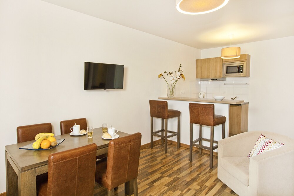 Cuisine dans la chambre (Appart'hôtel, 3 chambres)