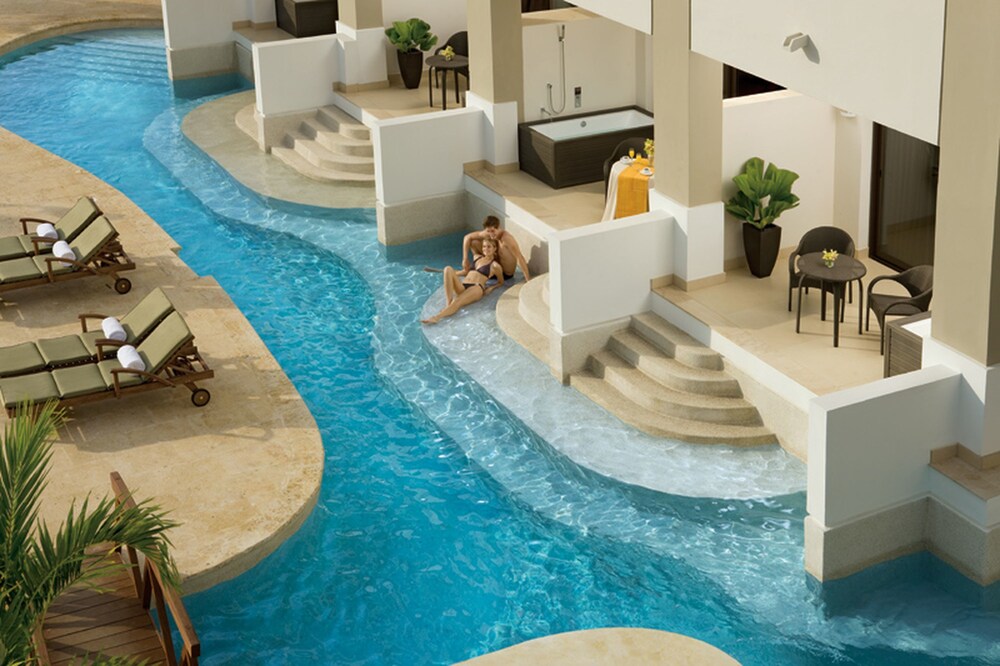 Outdoor pool, Secrets Wild Orchid Montego Bay - Luxury - Adults Only - All Inclusive