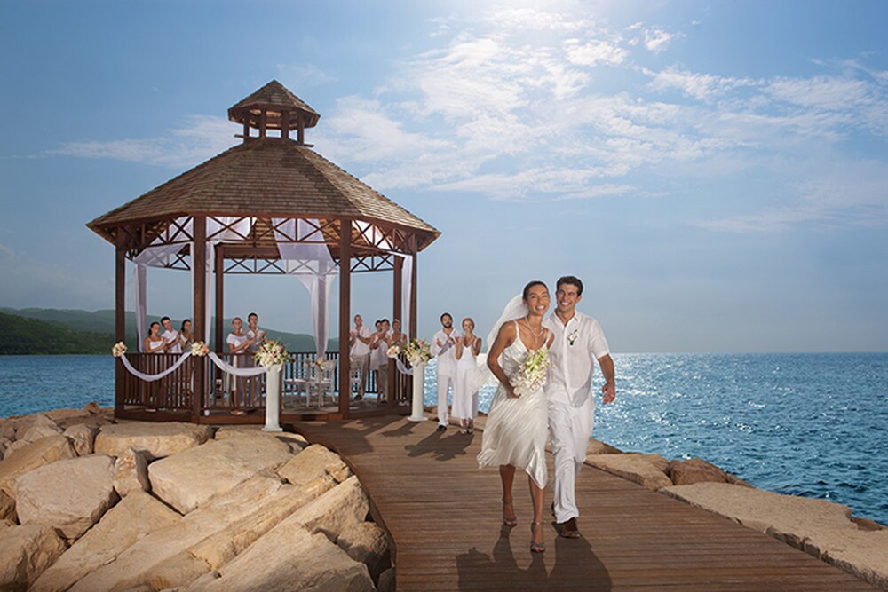 Outdoor wedding area, Secrets Wild Orchid Montego Bay - Luxury - Adults Only - All Inclusive