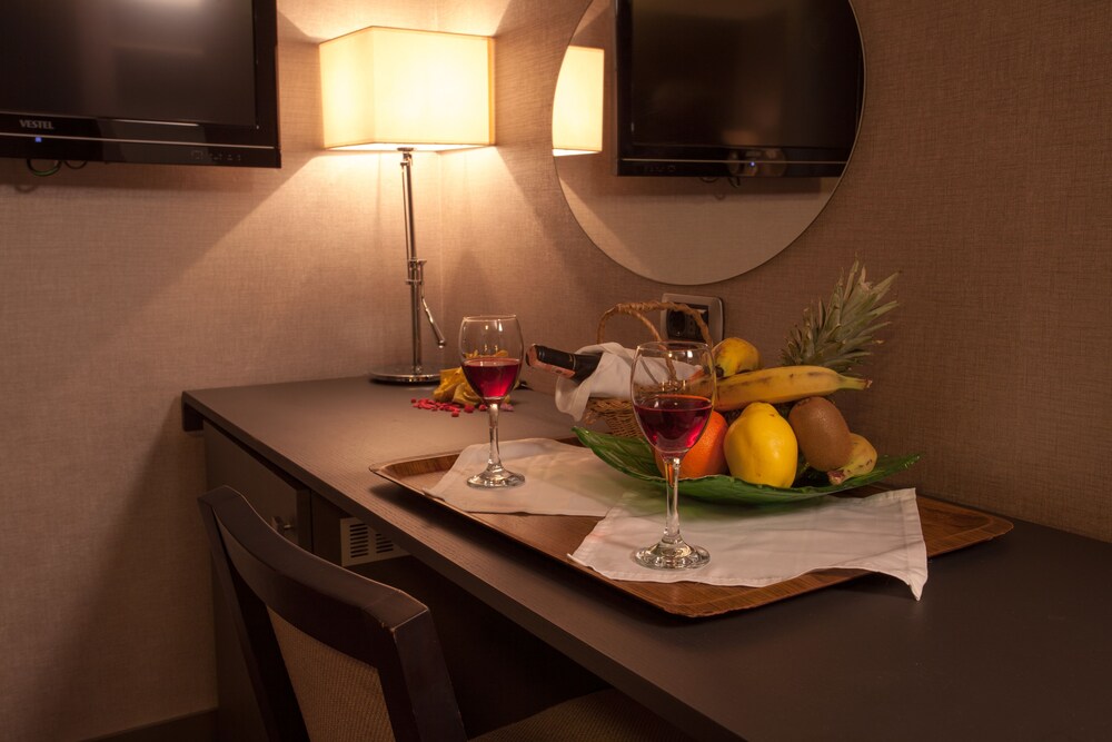 Room Service - Dining