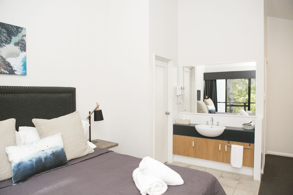 One bedroom Spa Apartment - Guestroom