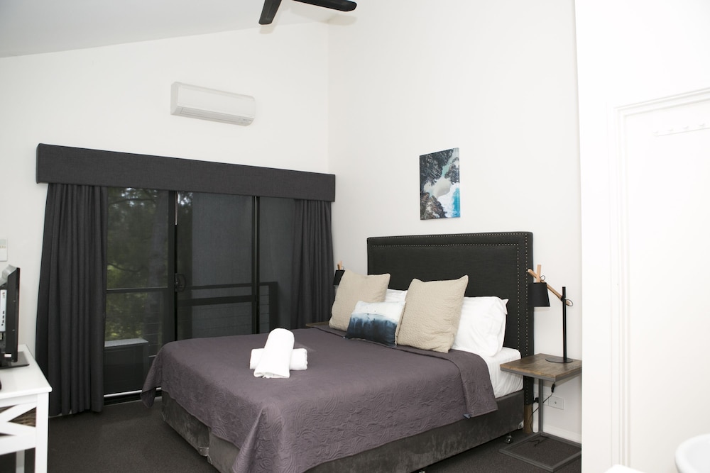 One bedroom Spa Apartment - Guestroom