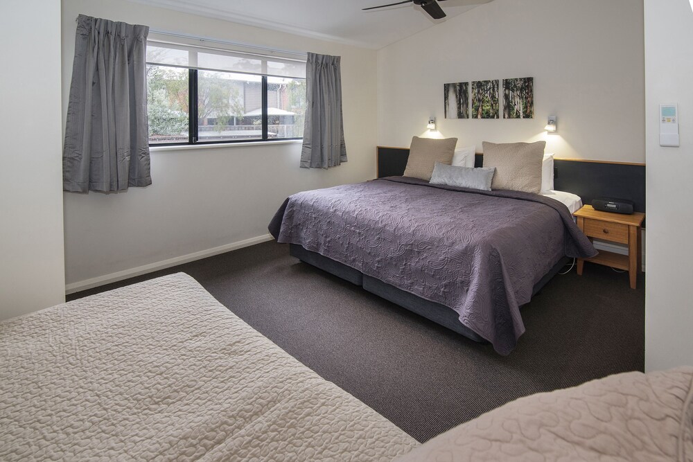 Apartment, 2 Bedrooms, Jetted Tub - Guestroom