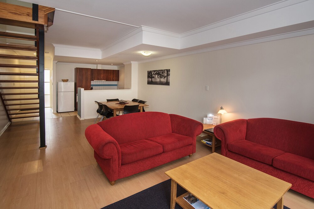 Apartment, 2 Bedrooms, Jetted Tub - Living Area
