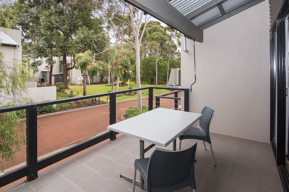 Studio Spa (Roadside) - Balcony