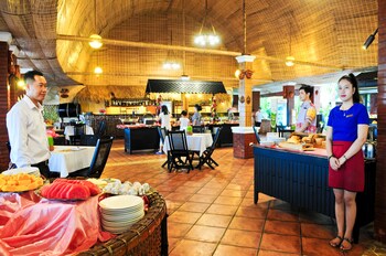 Food Court