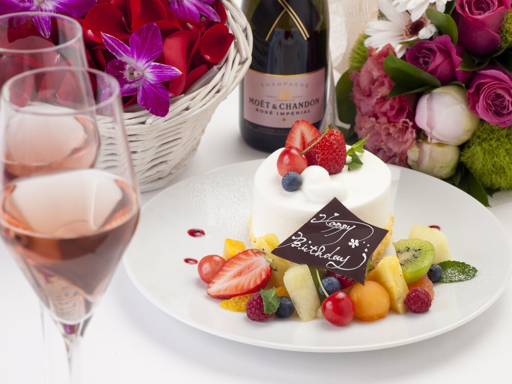 Room Service - Dining
