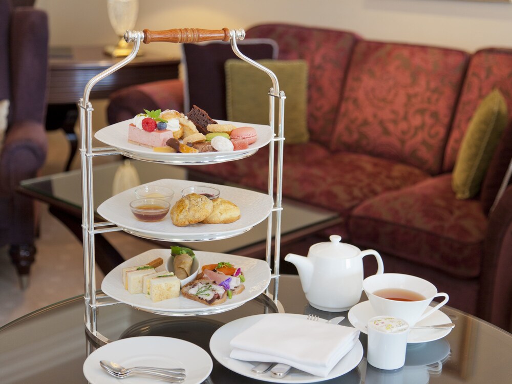 Room Service - Dining