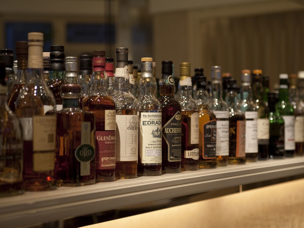 Hotel Bar