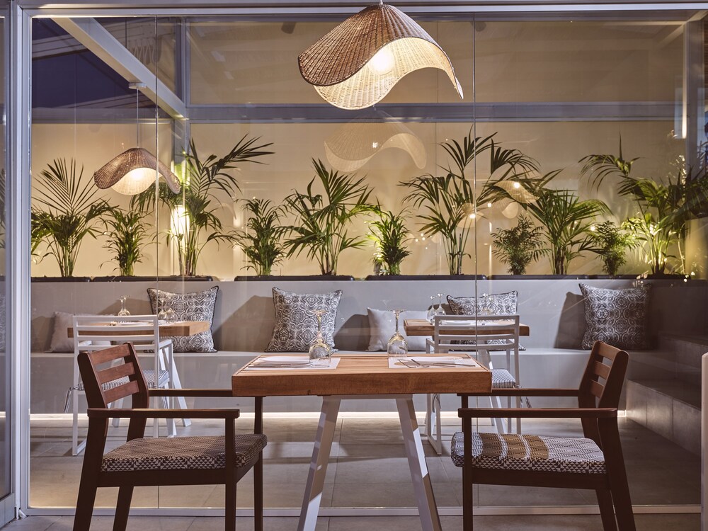 Hotel Bar