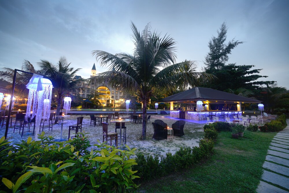 Poolside Bar