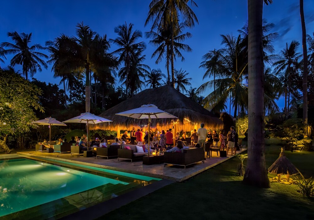 Poolside Bar