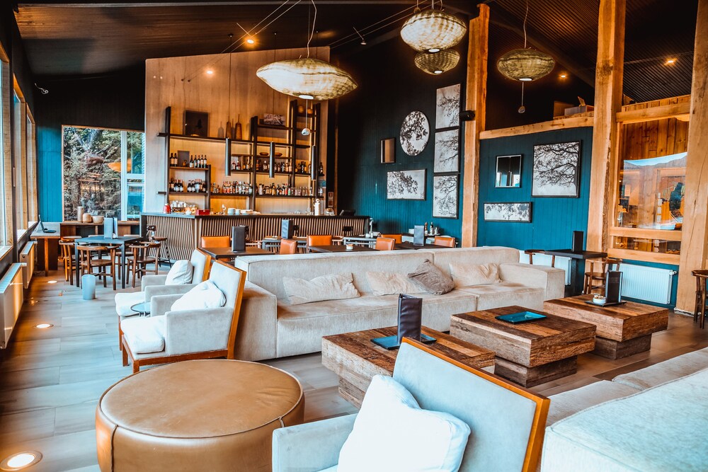 Hotel Lounge