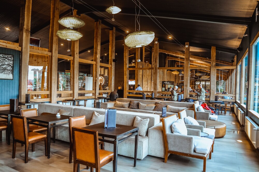 Hotel Lounge