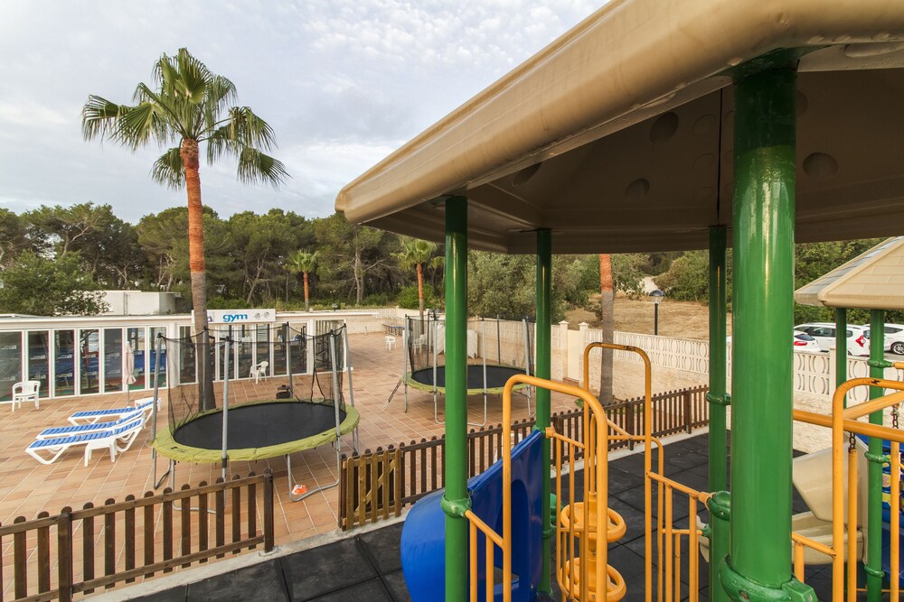 Childrens Play Area - Outdoor