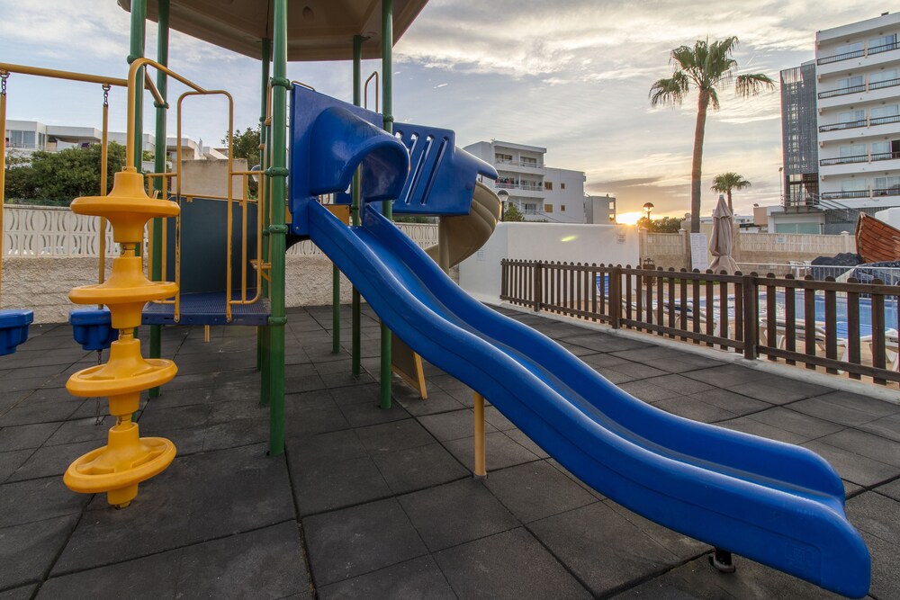 Childrens Play Area - Outdoor