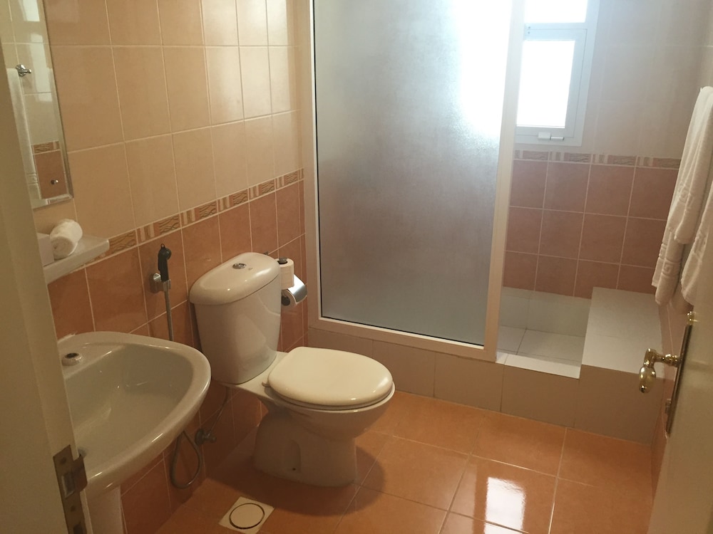 Penthouse, 2 Bedrooms - Bathroom