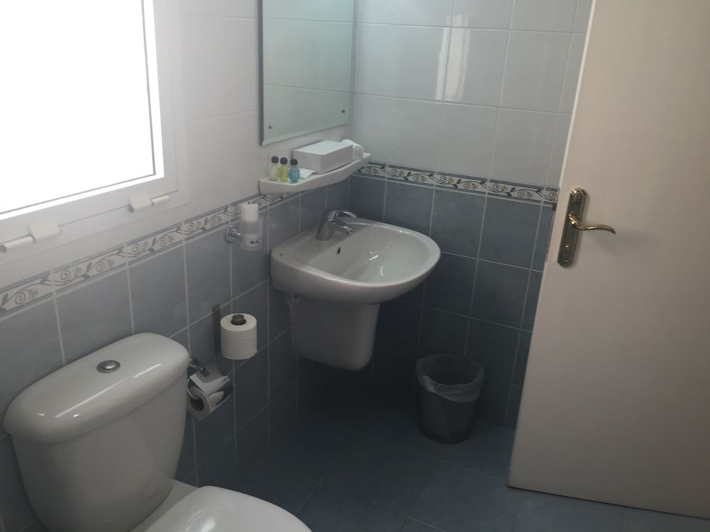 Penthouse, 2 Bedrooms - Bathroom