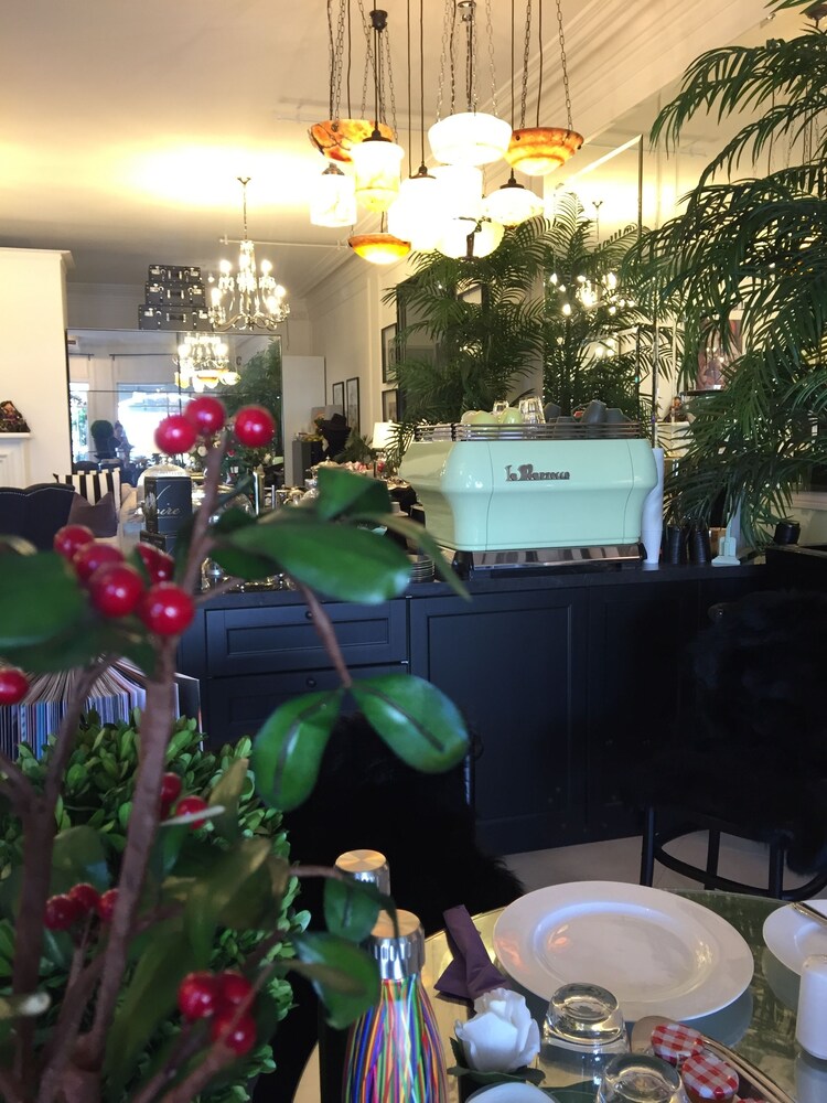 Cafe