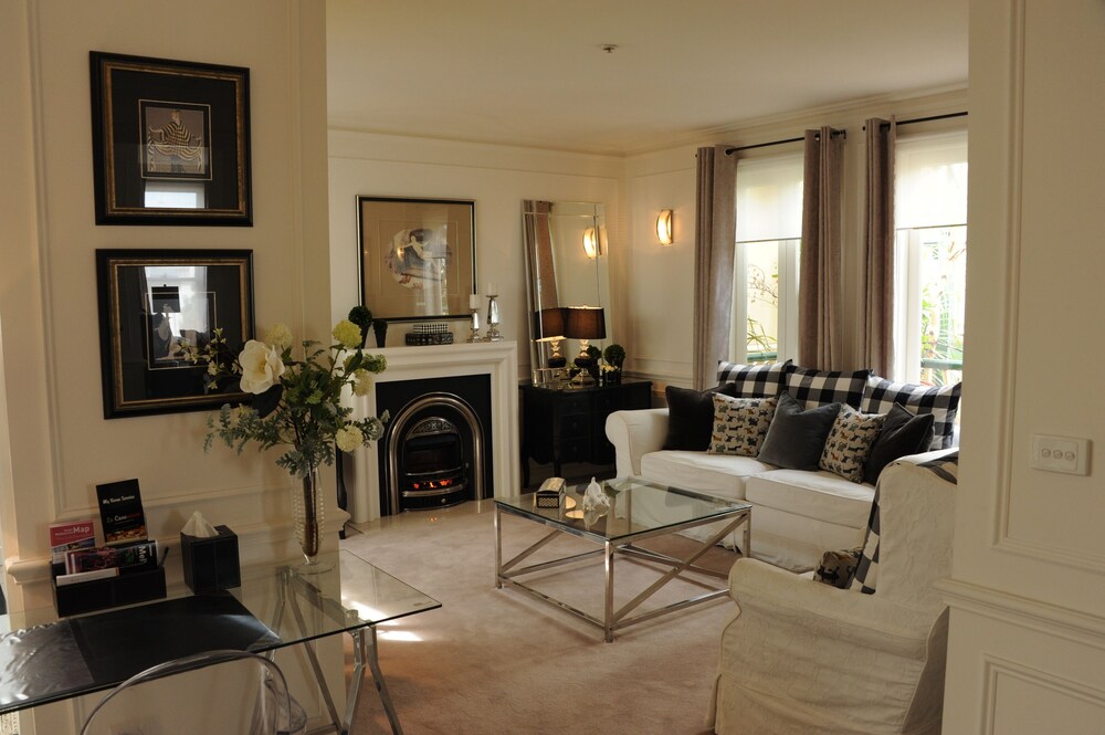 The Sophia - Living Area