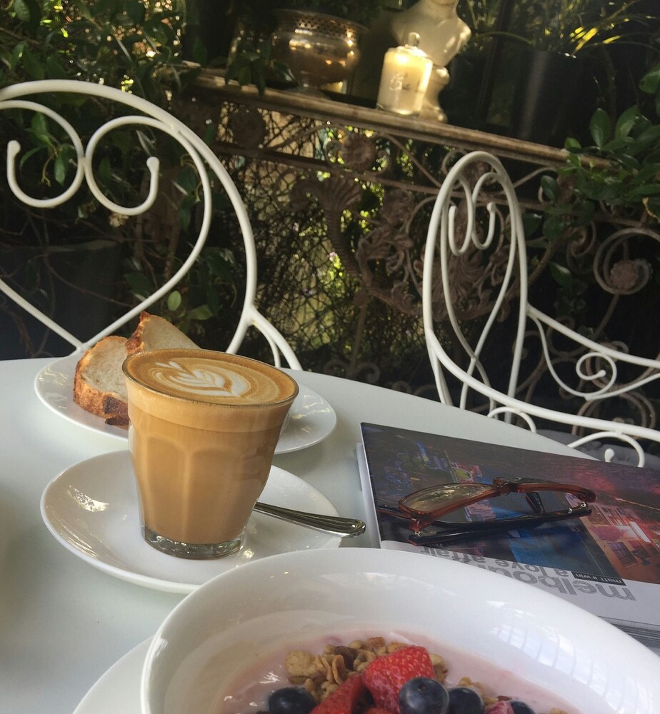 Coffee Shop