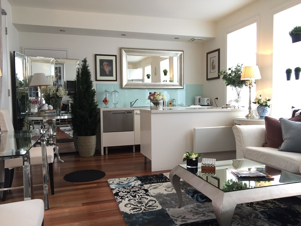 Luxury Apartment, 1 Bedroom, Courtyard View, Courtyard Area - In-Room Kitchen