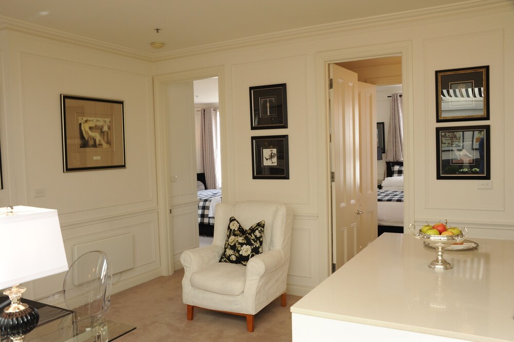 The Sophia - Guestroom