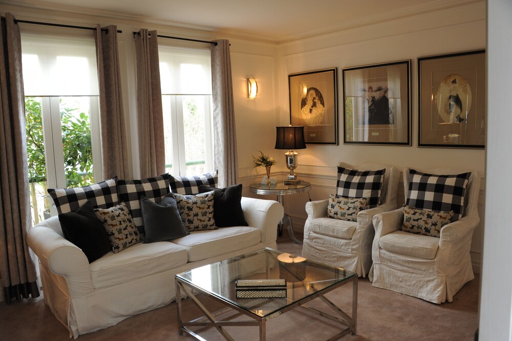 The Sophia - Living Area