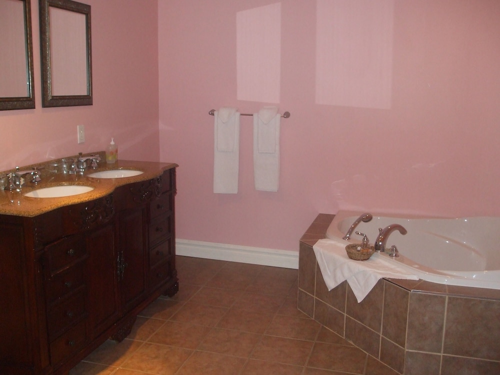 Condo, 3 Bedrooms, Kitchen - Jetted Tub