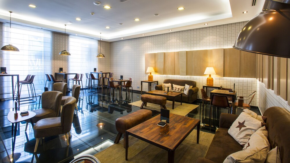 Hotel Bar