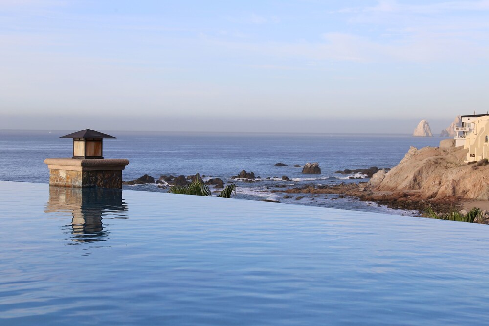 Infinity pool, Sirena del Mar by Vacation Club Rentals